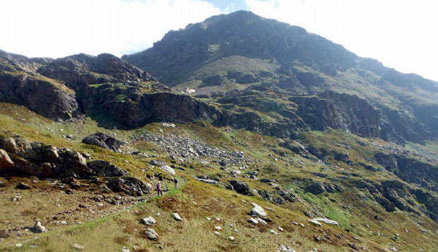 На врху Ђеравице у српској ношњи